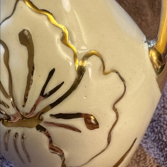 Old Collectable Clay Cream Colored Jug Vase - Picture 9 of 12